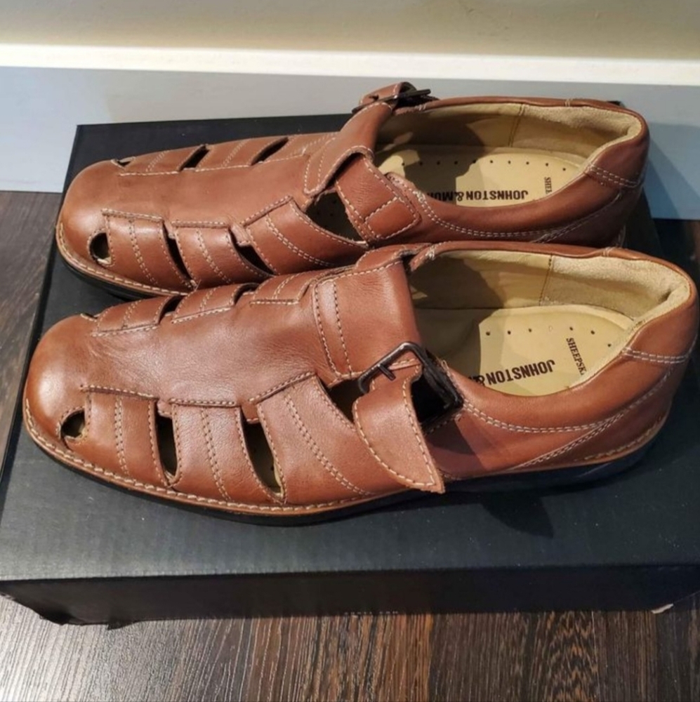 Johnston & Murphy sandals